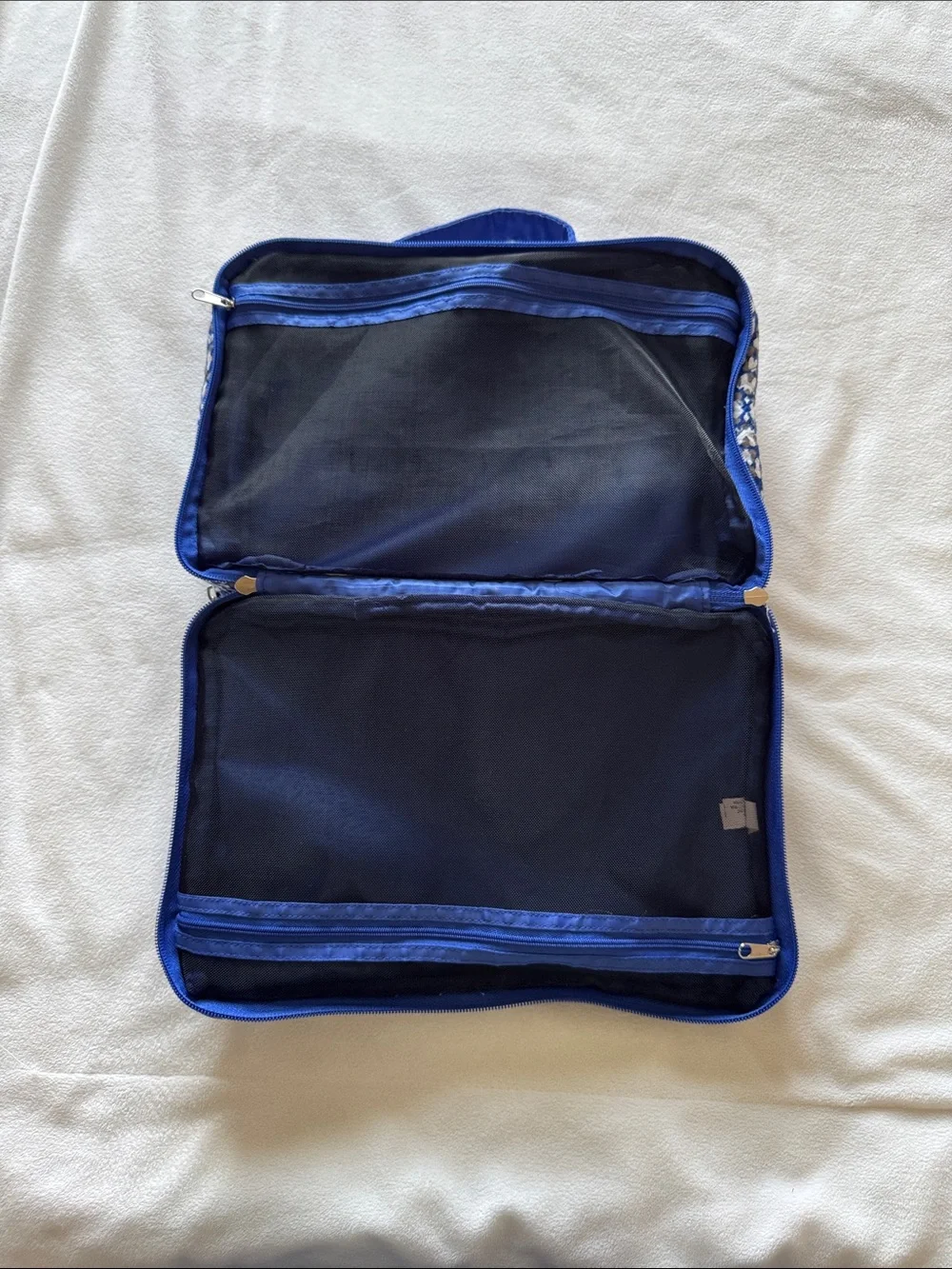 Ellen Tracy quilted travel cosmetic bag